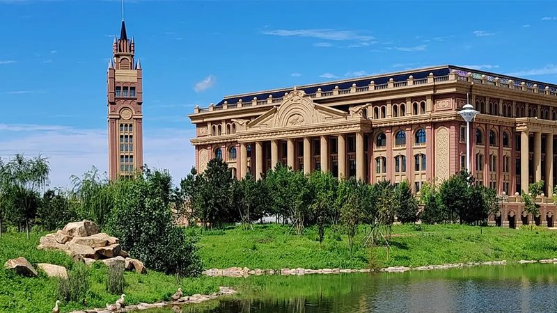建造师考试培训费用通常由以下几部分构成：