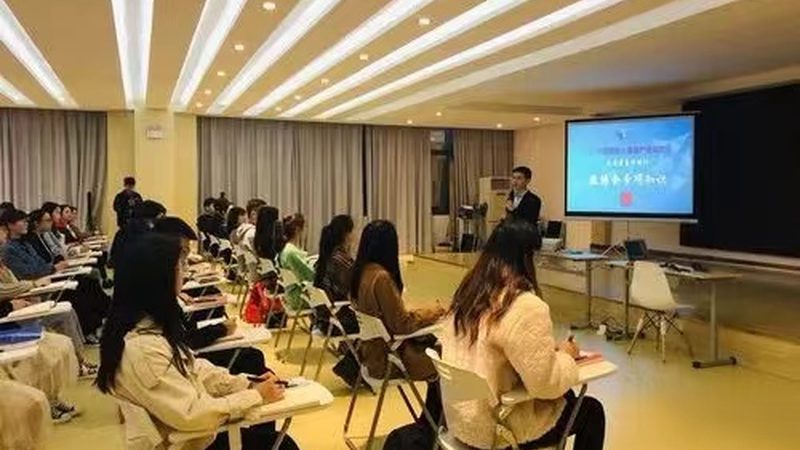 小标题：企业培训的必要性